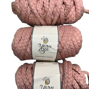 Yarn Bee Chunky Knit Yarn in Mauve